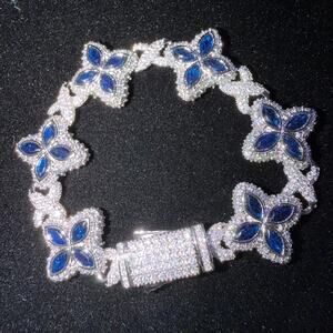 Iced navy clover flower bracelet